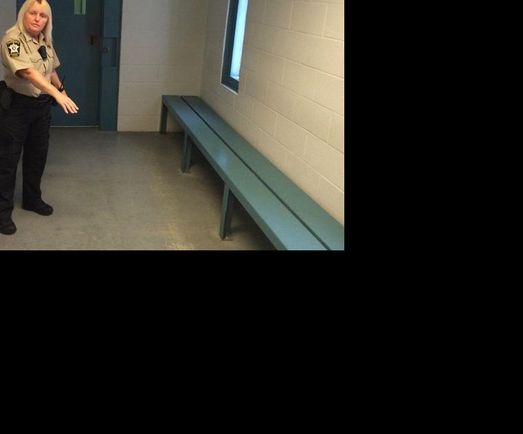 Alabama jail employees saw Corrections officer Vicky White as 'mother  figure'