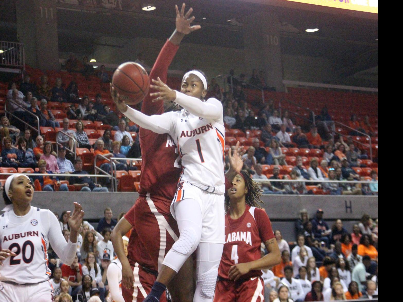 Alabama Women S Basketball Team Throttles Auburn Auburn