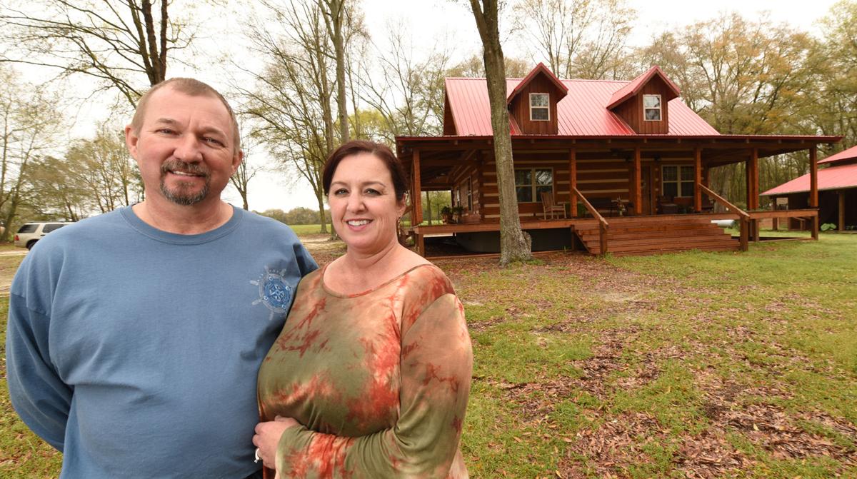 Colvin Family Adores Cabin Life Outside Ozark Local Dothaneagle Com