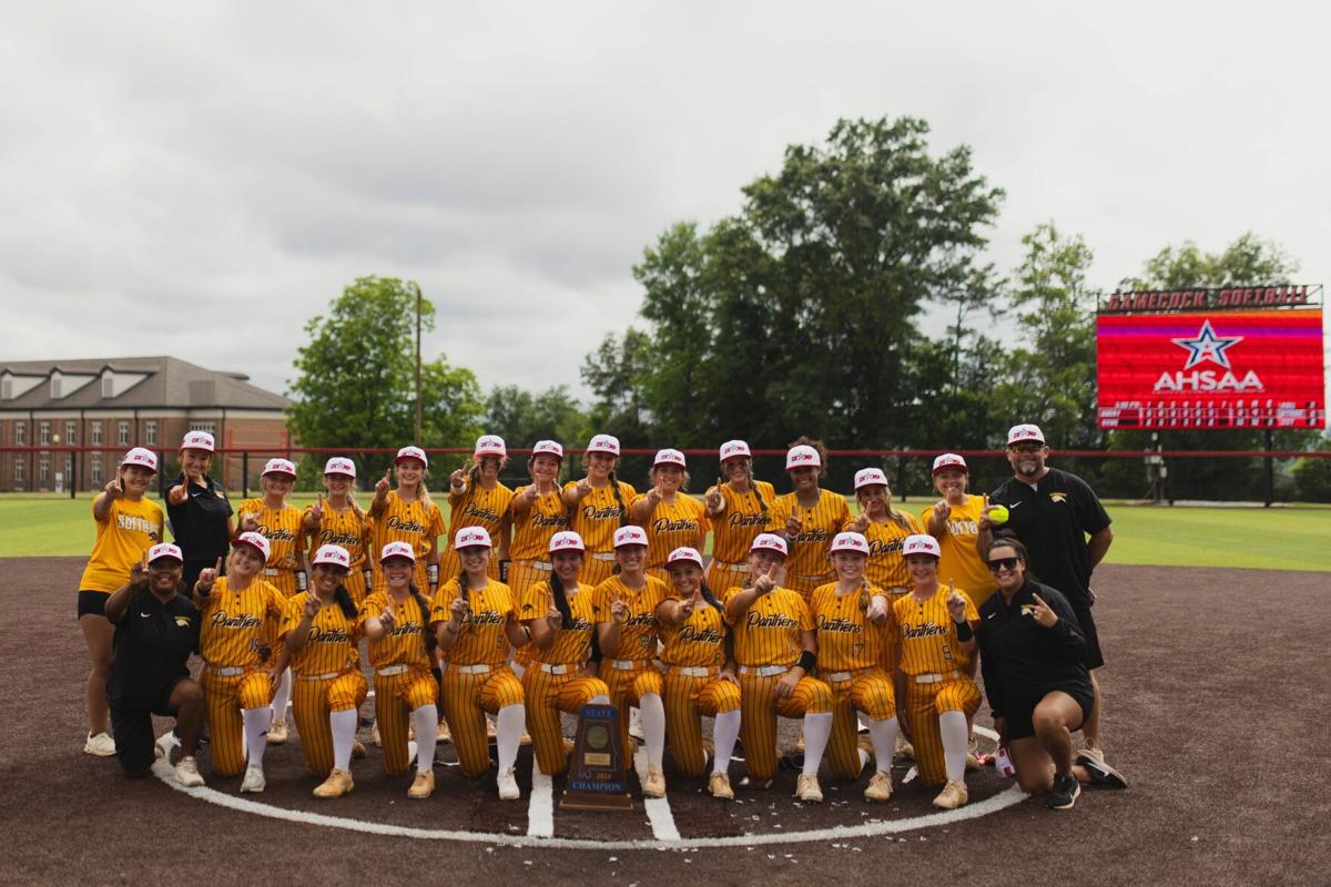 Wicksburg totally dominates to win school's first state title