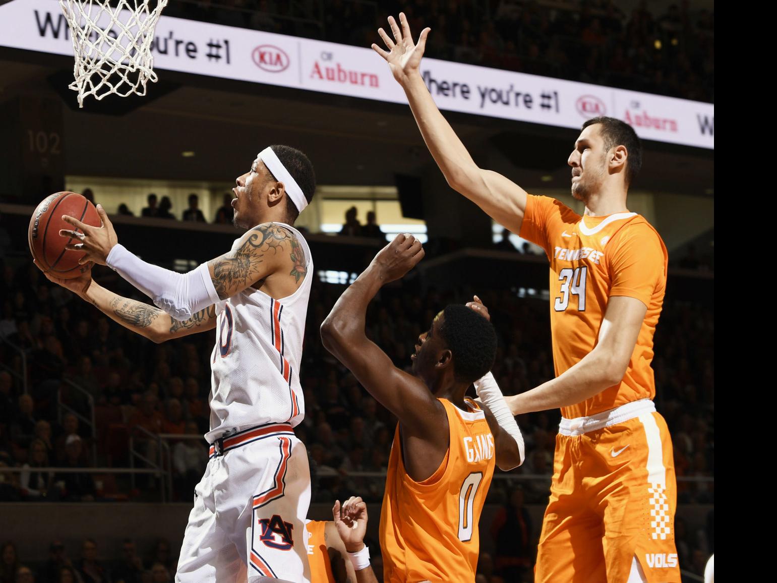 Auburn Delivers Another Big Comeback Rallies From 17 Down To Beat