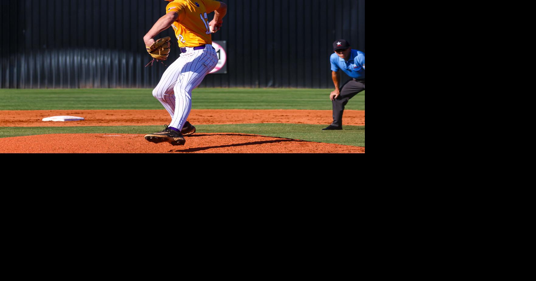 Hicks pitching 1