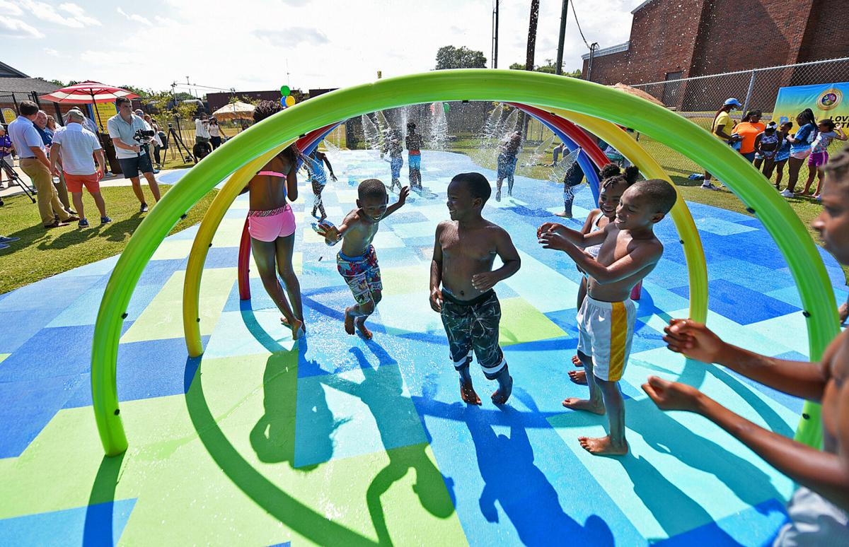 Andrew Belle S New Splash Pad Unveiled On Hot Day In Dothan Govt And Politics Dothaneagle Com