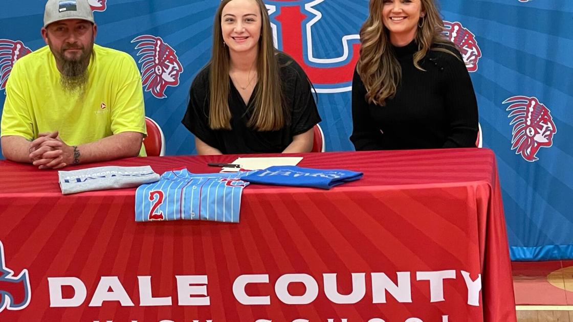 DothanEagle.com - Dale County softball player Sarina Elder signs with South Georgia State College image