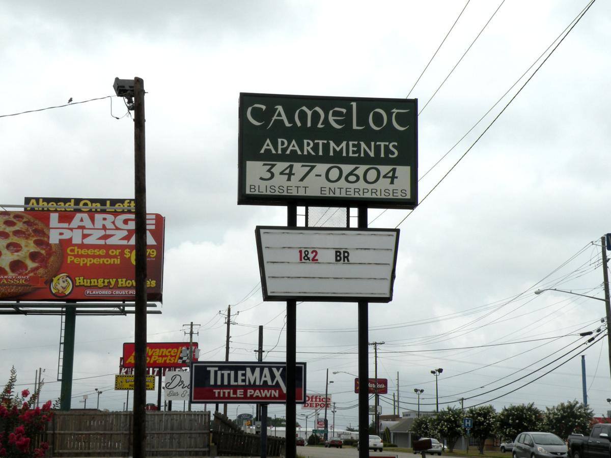 Three Shot At Camelot Villa Apartments Thursday Night News Dothaneagle Com