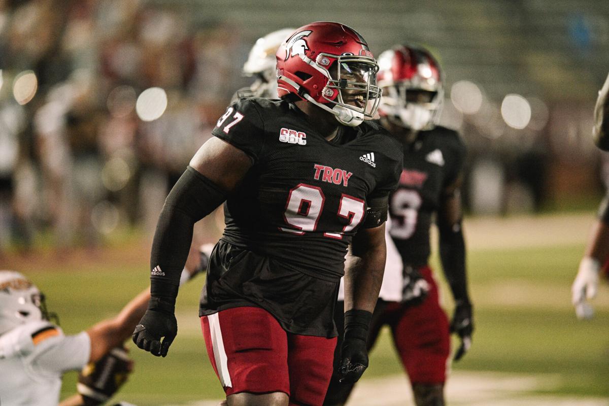 Dothan native A.J. Pierce and other Troy Trojans linemen causing havoc in  backfields