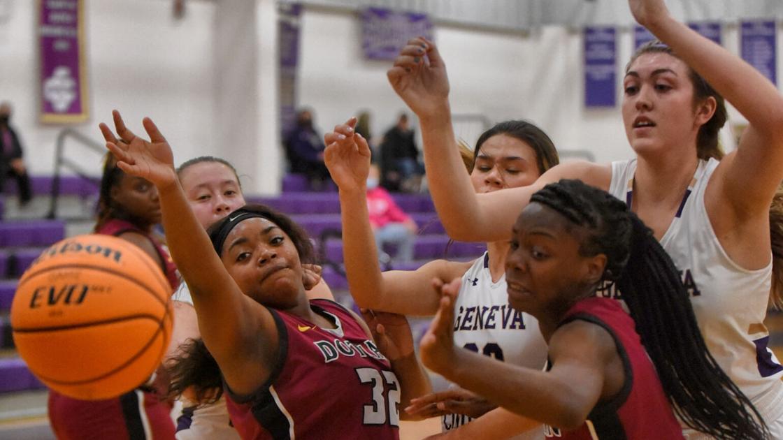 DothanEagle.com - Key steals help Dothan Wolves girls basketball team down Geneva County image