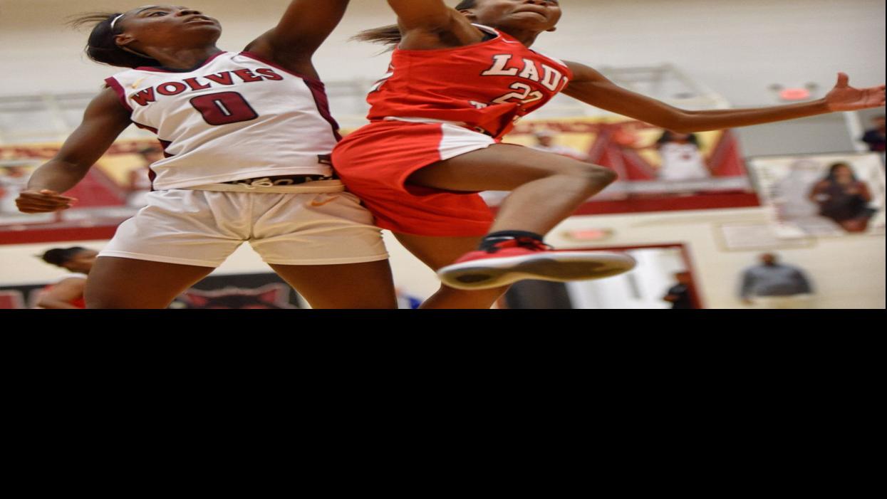 Late Run Sparks Dothan Wolves Basketball Team To Area Title Win