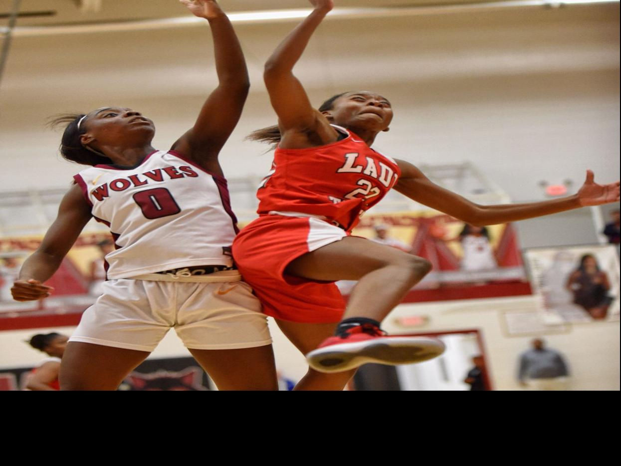 Late Run Sparks Dothan Wolves Basketball Team To Area Title Win