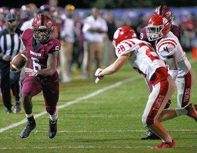 Dothan Wolves Host First Playoff Game Against Spanish Fort On
