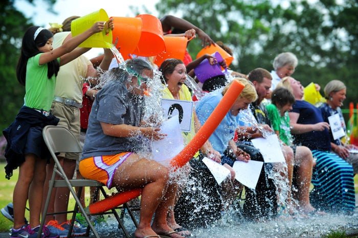 Heard Magnet Uses Als Ice Bucket Challenge As Teaching Moment Latest Headlines Dothaneagle Com