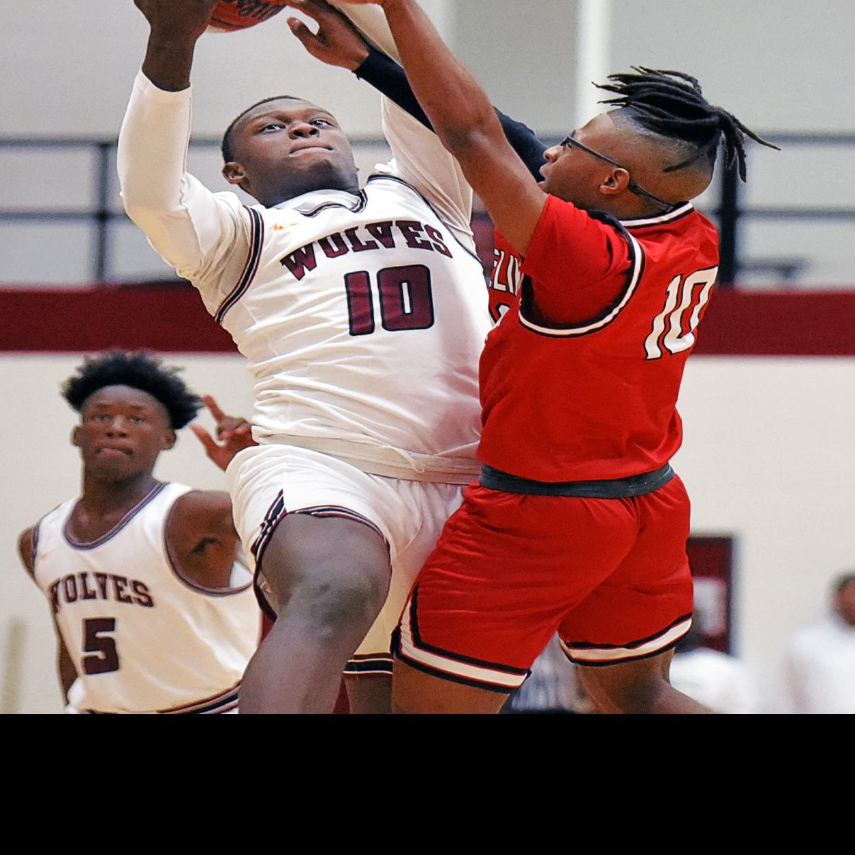 Historic First Dothan Wolves Hold Off Opelika For Opening Victory