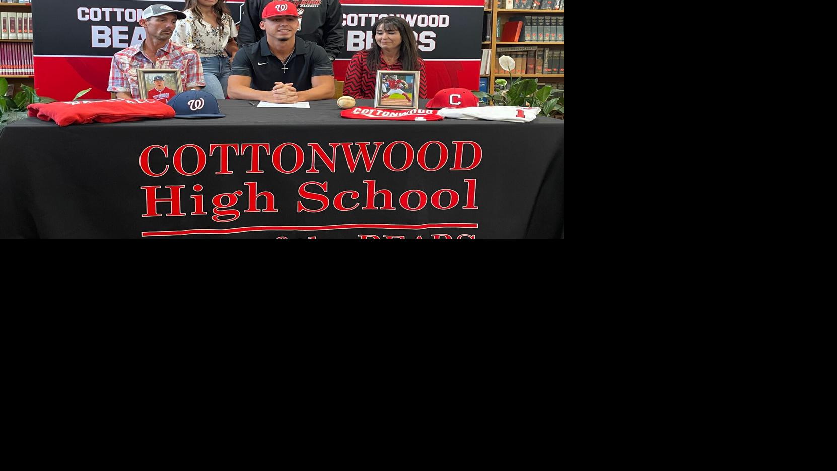 DothanEagle.com - Cottonwood's Anderson signs to play at Wallace-Selma image