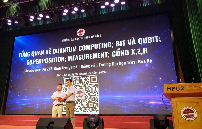 Troy University professor helps lead Vietnam’s first Provincial Quantum Year and International Quantum Hackathon