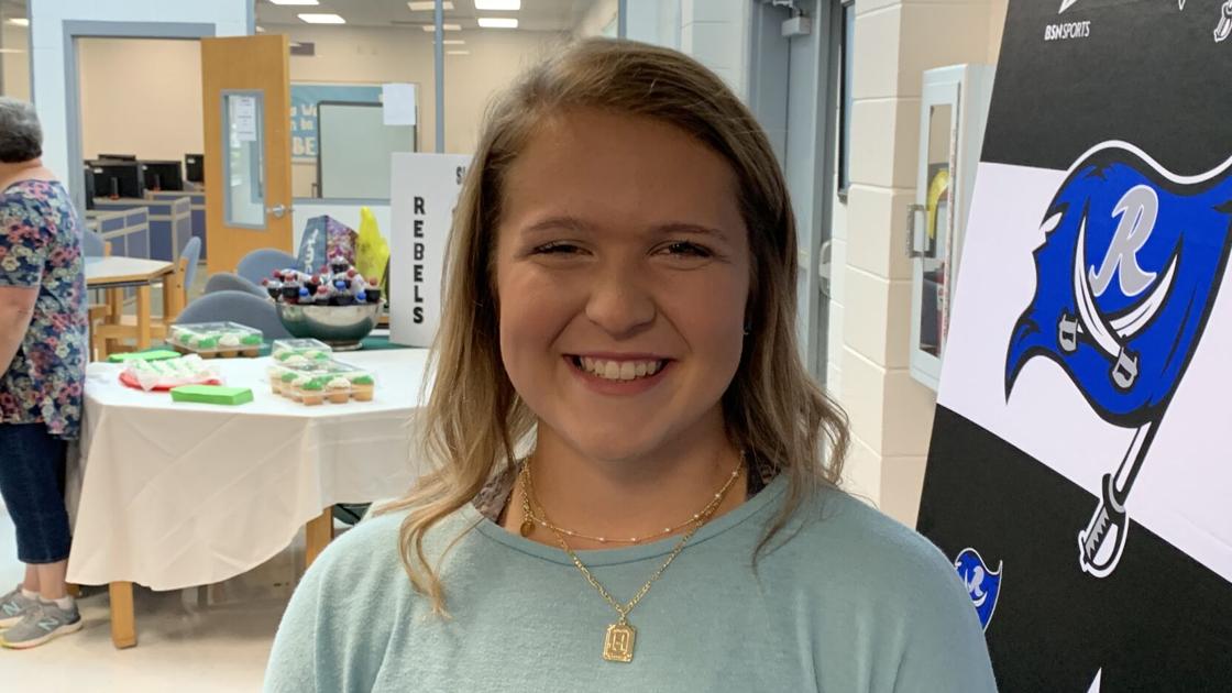 DothanEagle.com - Rehobeth softball player Honor Slayback signs with Enterprise State image