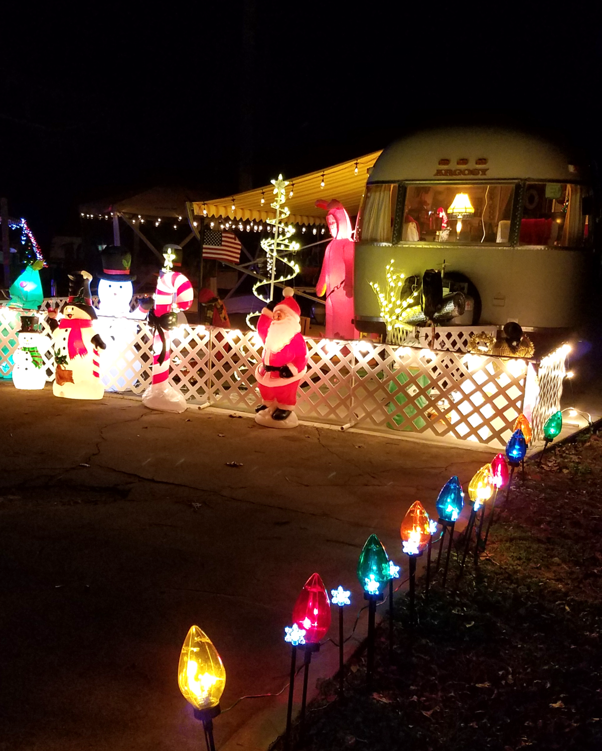 Weather Kicks Up Can T Get Christmas Spirit Down Local