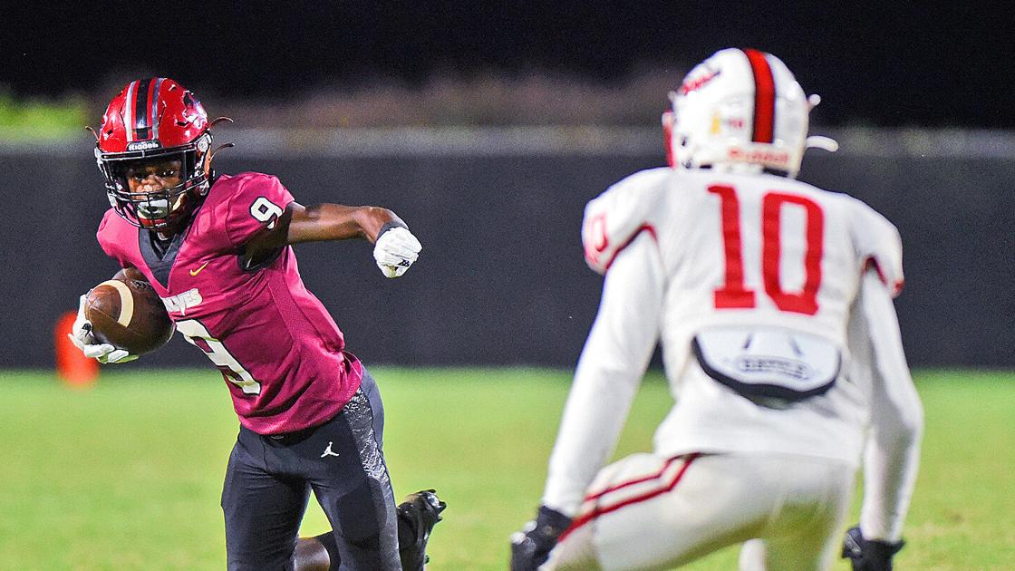 DothanEagle.com - Special teams TDs lead Dothan past Carroll image