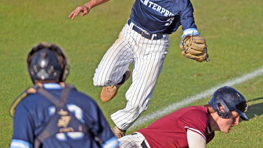 DothanEagle.com - Enterprise wins doubleheader opener over Dothan to force deciding game for area title image