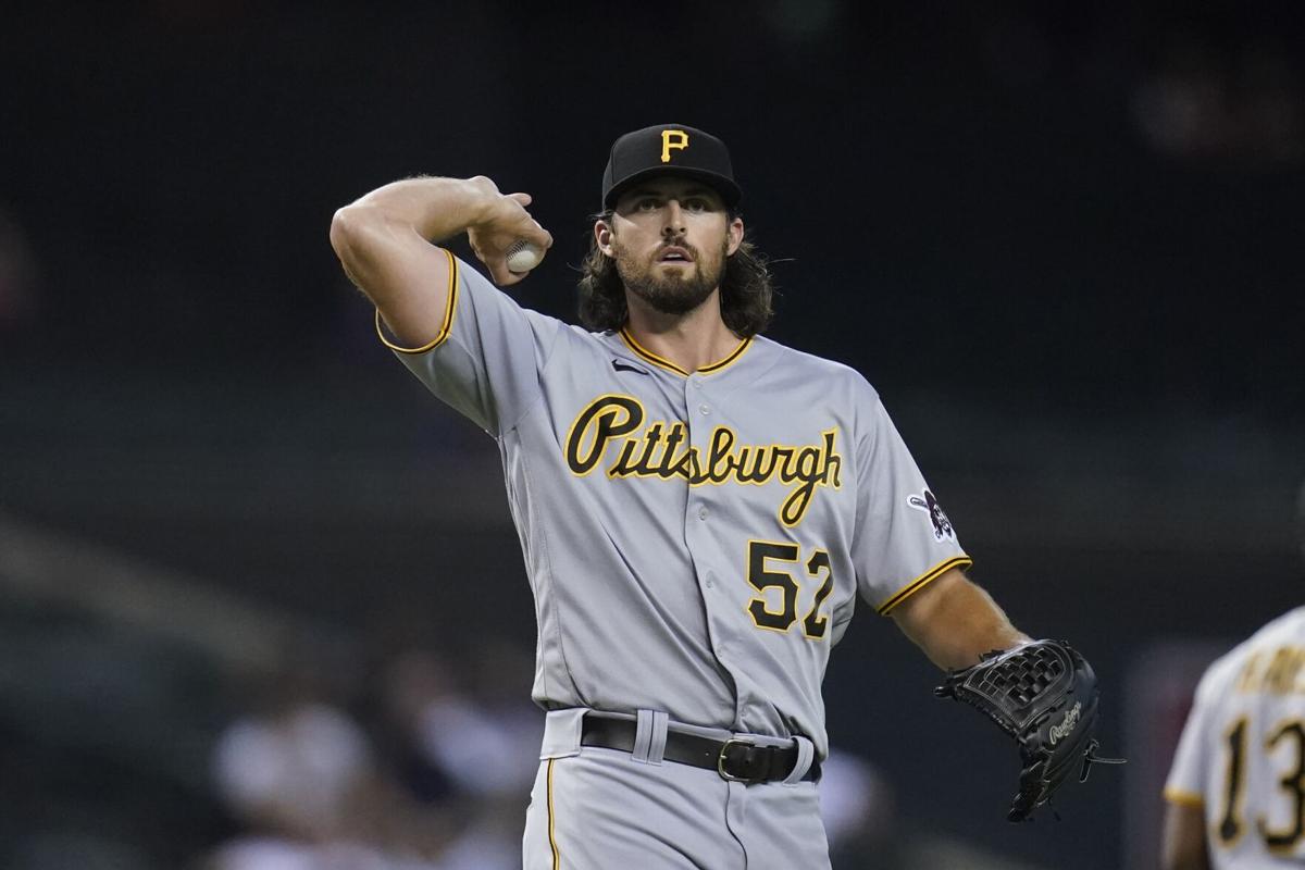 Yankees trade for Pirates' Clay Holmes in bullpen boost