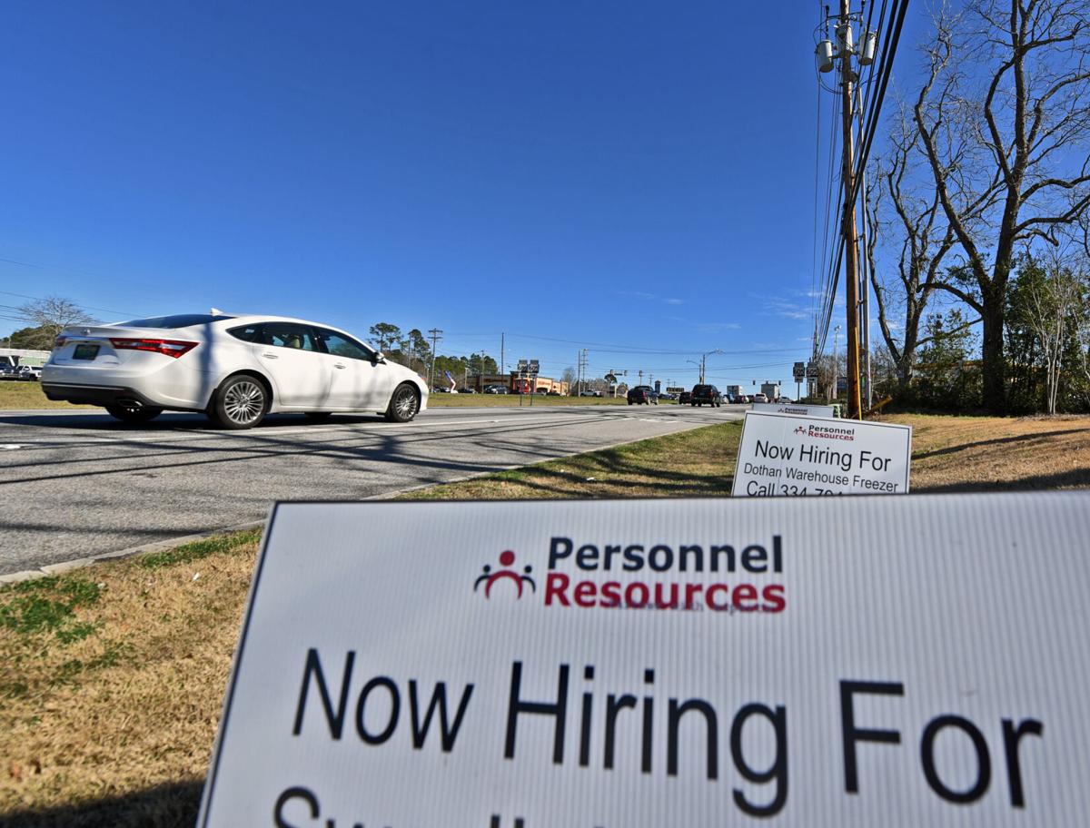 New unemployment claims down for state, Wiregrass