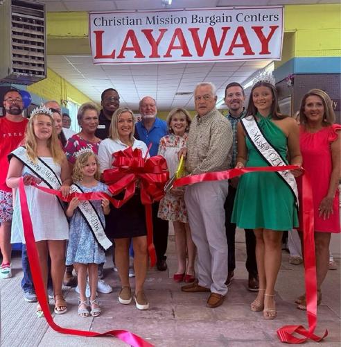 Christian Mission Bargain Center celebrates grand reopening in Elba