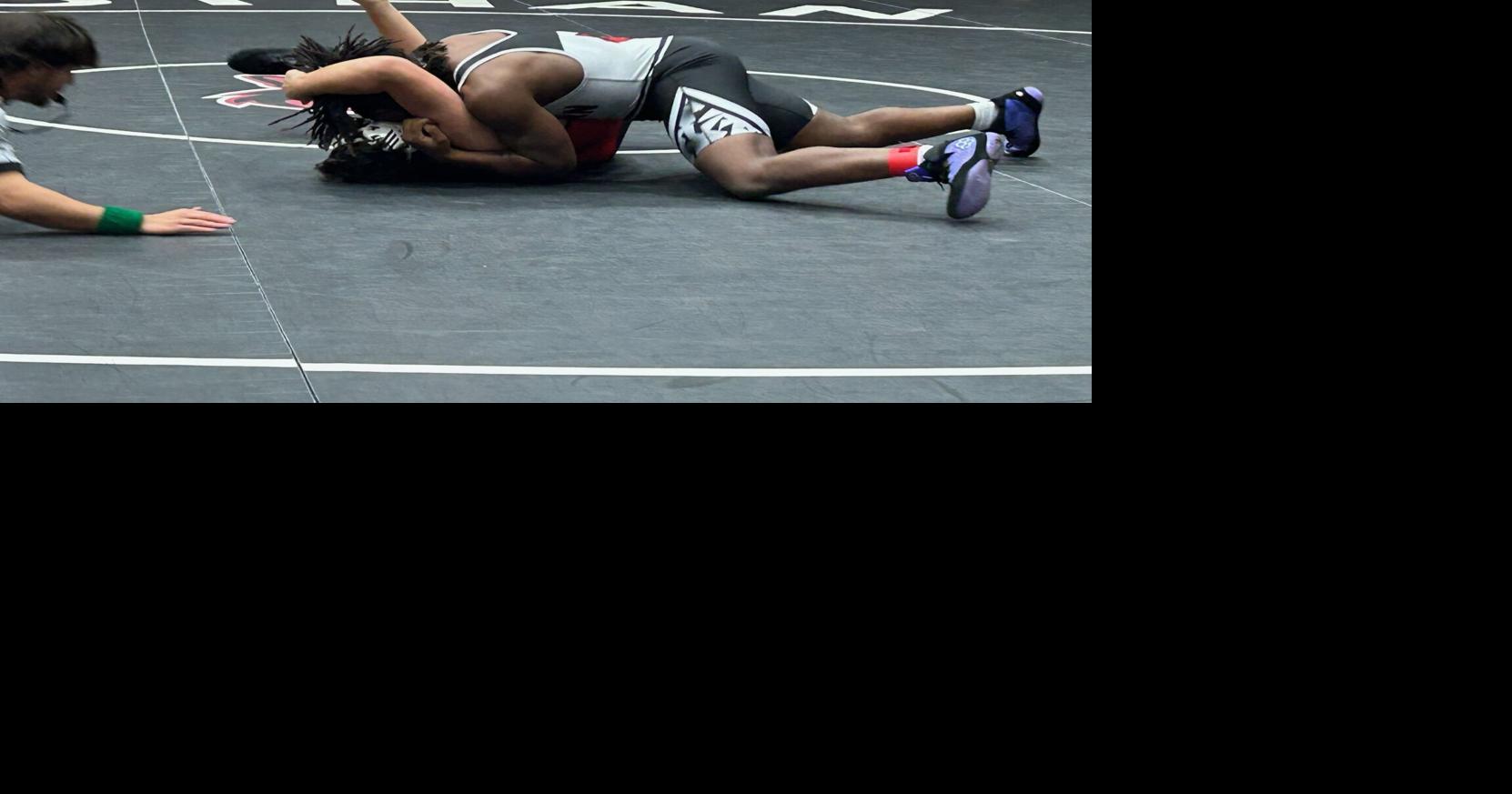 The big boys spark Dothan wrestling at Bay tournament