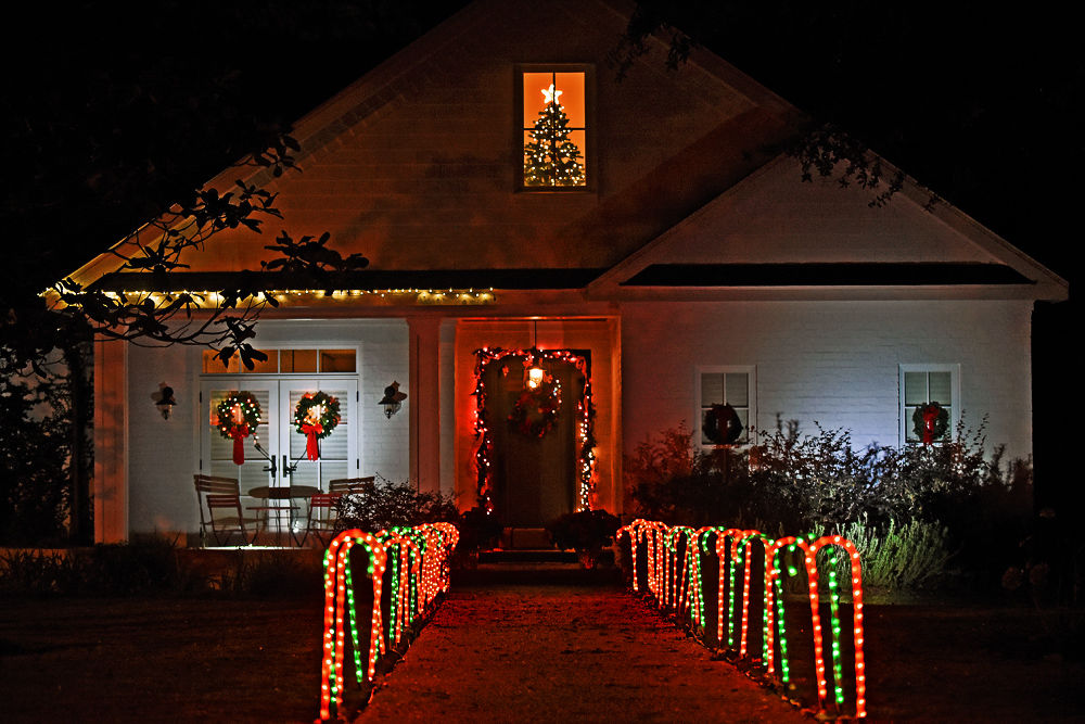 Christmas lights around Dothan Featured