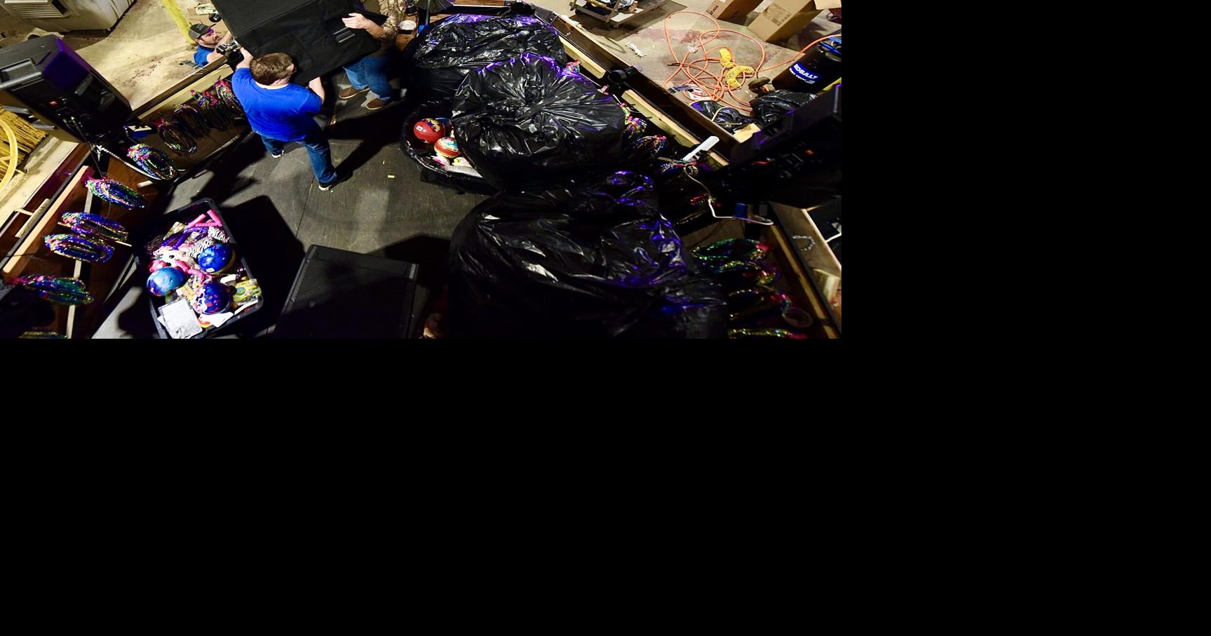 who builds mardi gras floats