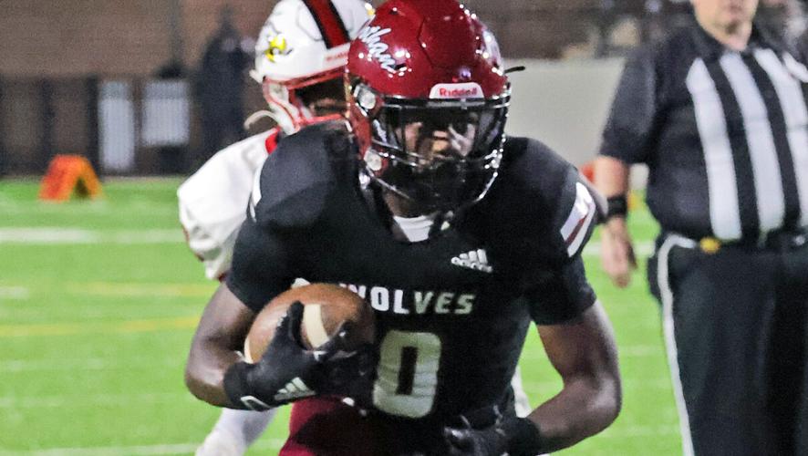 Dolan Wolves Dothan Wolves roll to record-breaking win in season opener