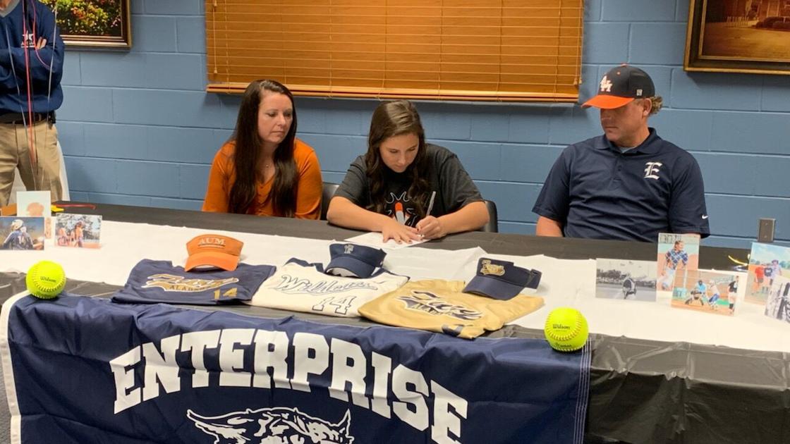 DothanEagle.com - Enterprise softball player Emma Faulk signs with AUM image