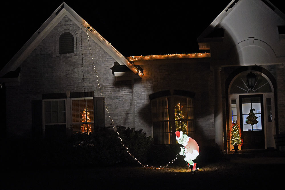 Christmas lights around Dothan Featured