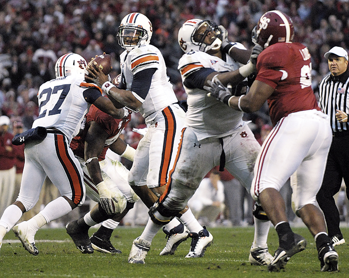 Auburn QB Cam Newton wins the Heisman Trophy 