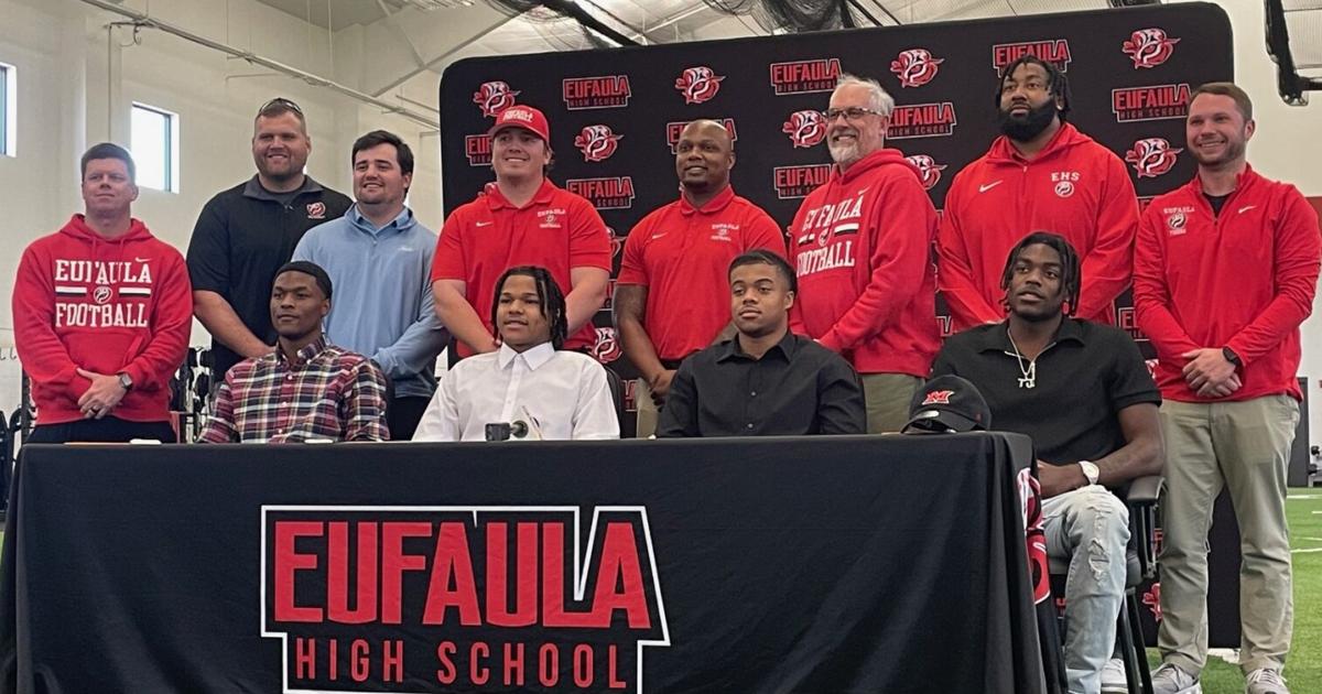 DothanEagle.com - Four Eufaula players sign football scholarships image