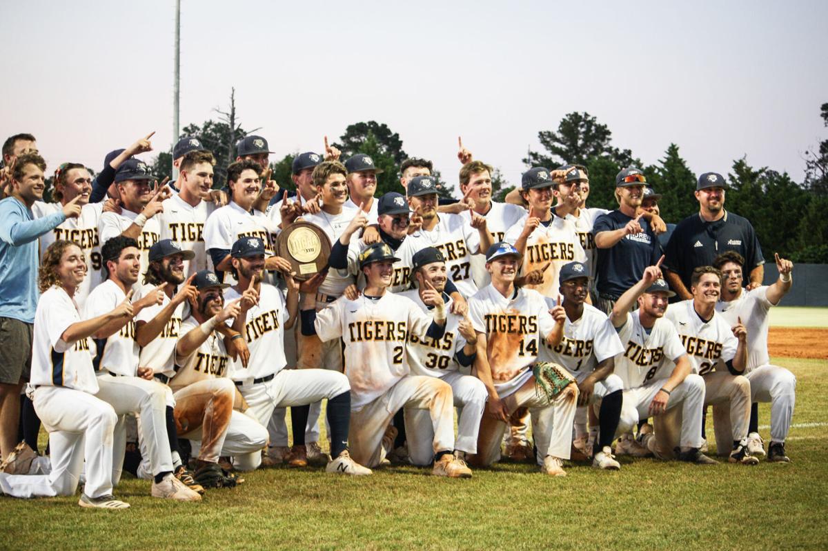 052321-euf-baseball-p1