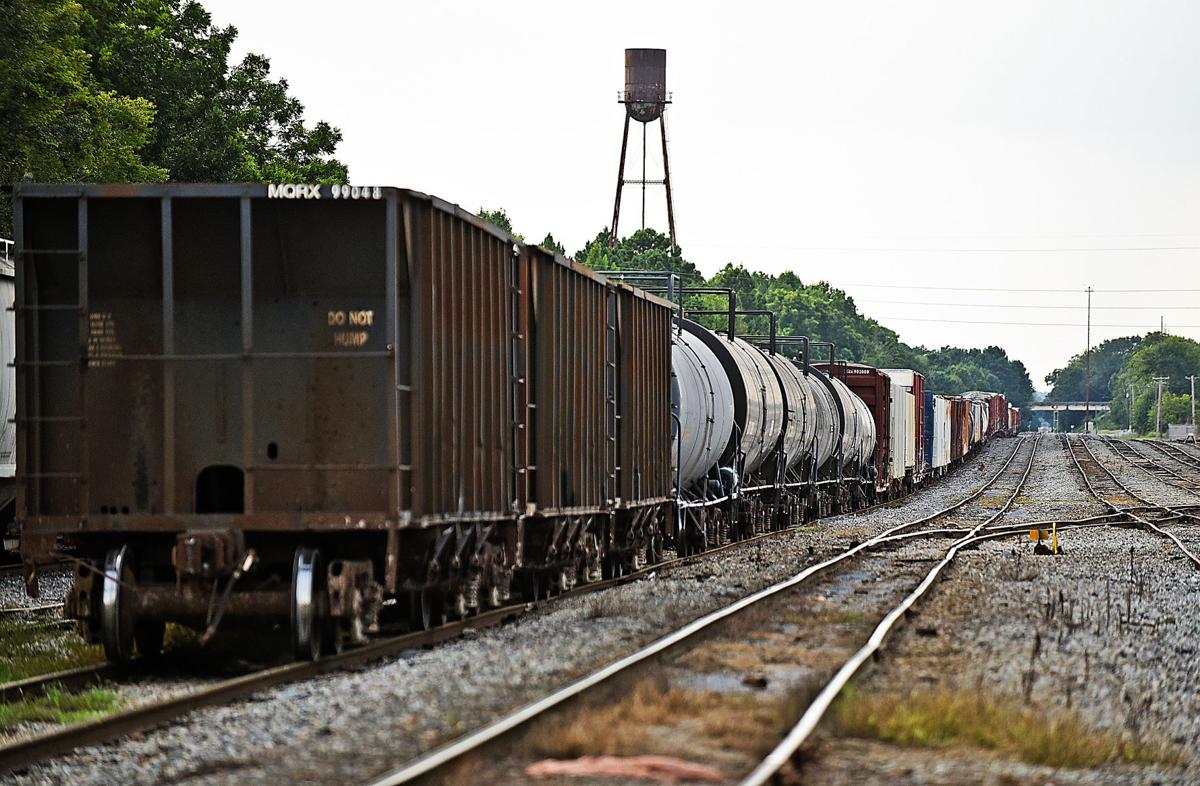 Answer Man Why Are There So Many Railroad Cars Below The Reeves Street Bridge Local News Dothaneagle Com