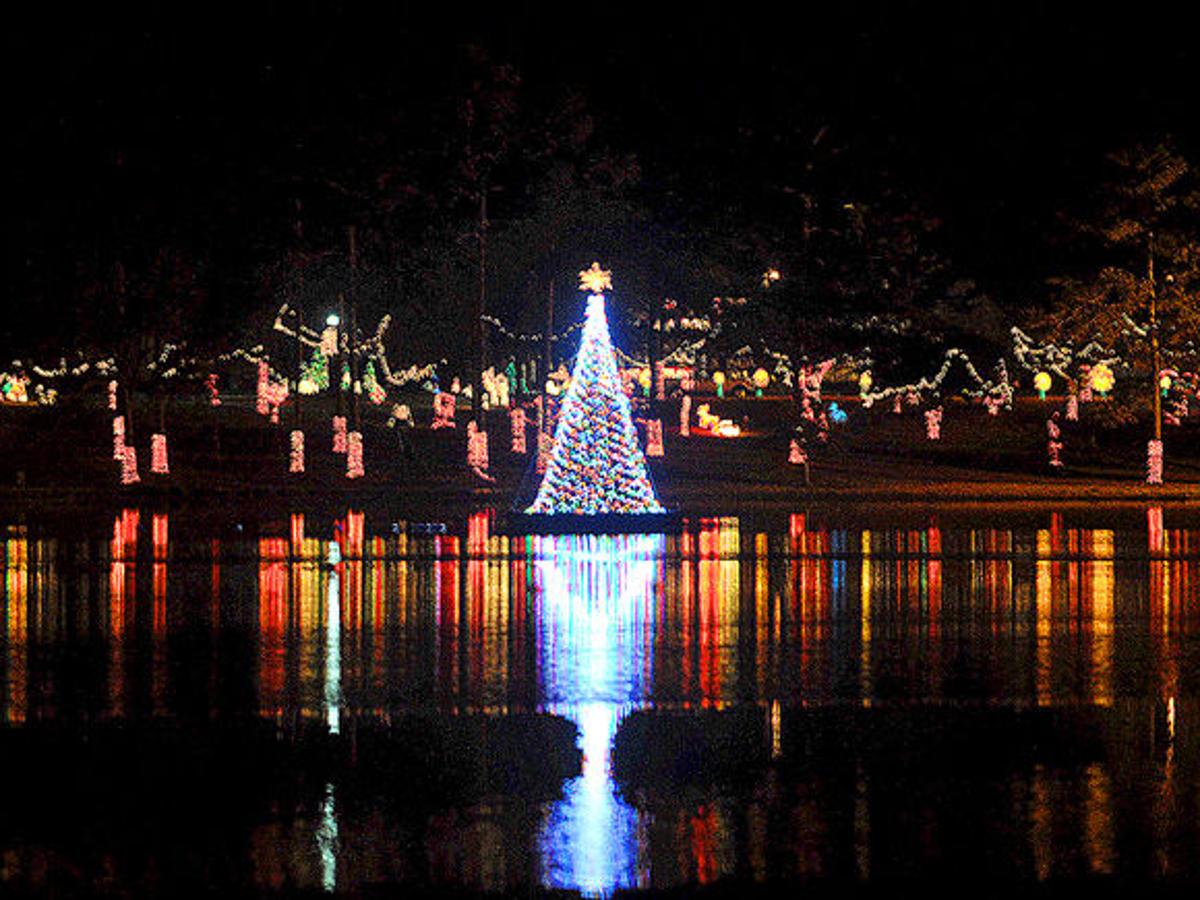 Defuniak Springs Christmas Reflections 2021 Christmas Lights In Defuniak Springs Local Dothaneagle Com Defuniak Springs Christmas Reflections 2021 Christmas Lights In Defuniak Springs Local Dothaneagle Com