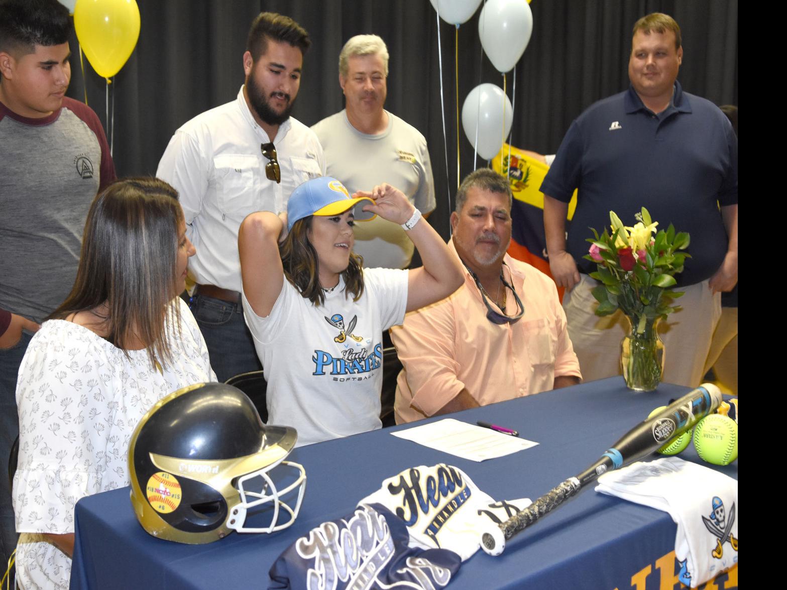 Faria Signs With Chattahoochee Valley Sports Dothaneagle Com