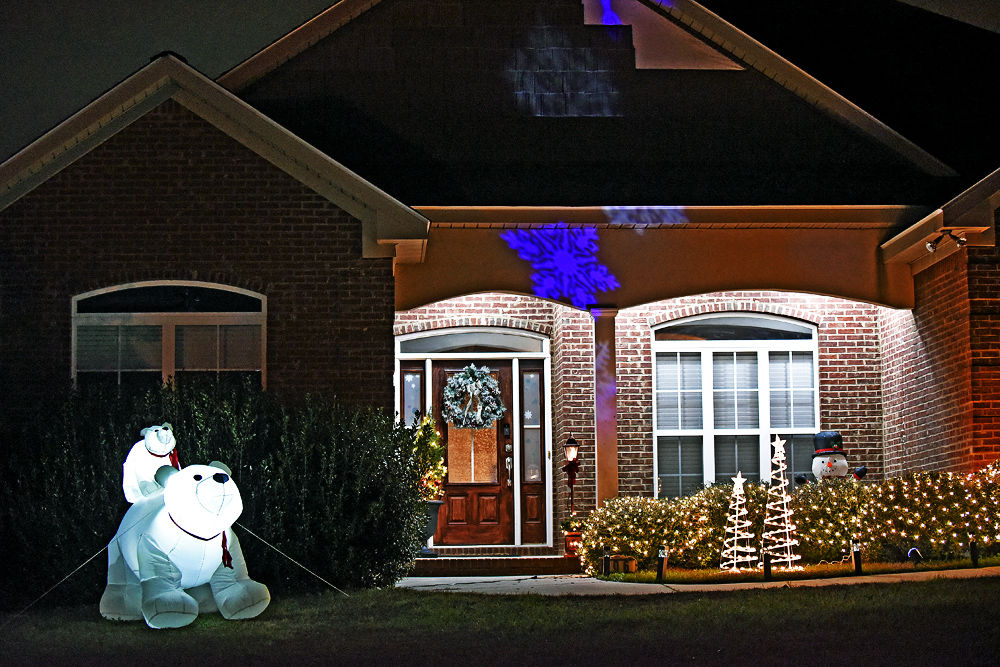 Christmas lights around Dothan Featured