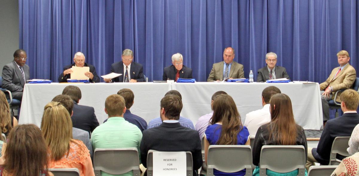 Coffee County Board Of Education Presents Awards To High School Seniors News Dothaneagle Com
