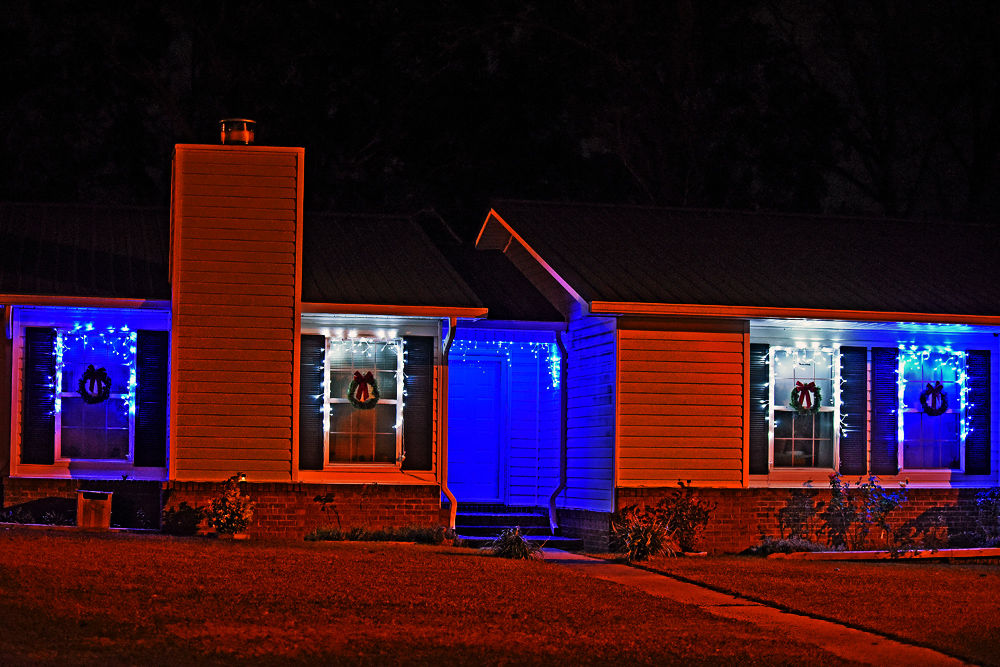 Christmas lights around Dothan Featured