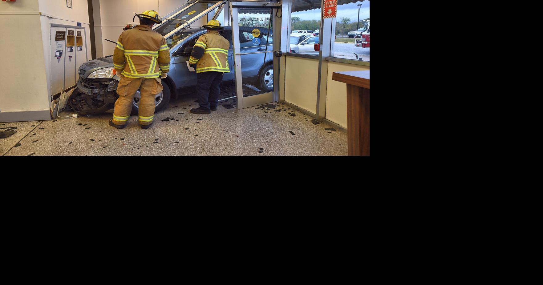 SUV crashes into downtown Dothan post office