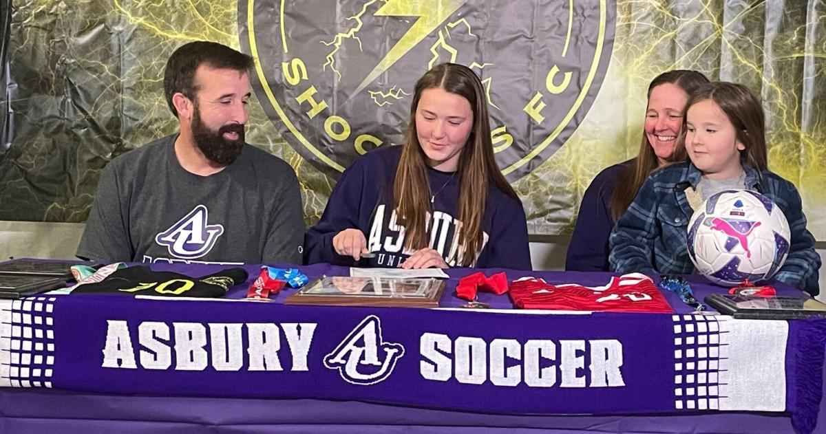 DothanEagle.com - Carroll and Dothan Shockers standout Emma Edler signs with Asbury University image