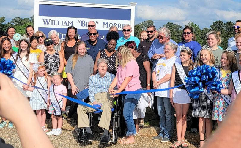 Tennis courts renamed to honor Bill Morris
