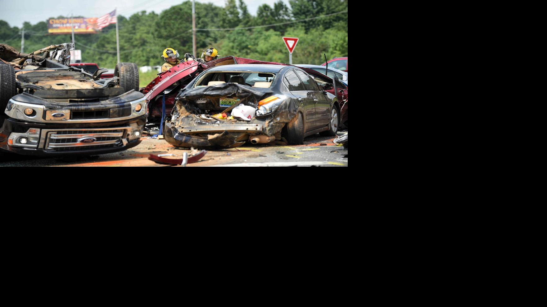 b man killed, several injured in major accident on Highway 231 South