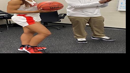 DothanEagle.com/Eufaula_Tribune - Peterson joins 2,000-point club as a junior image
