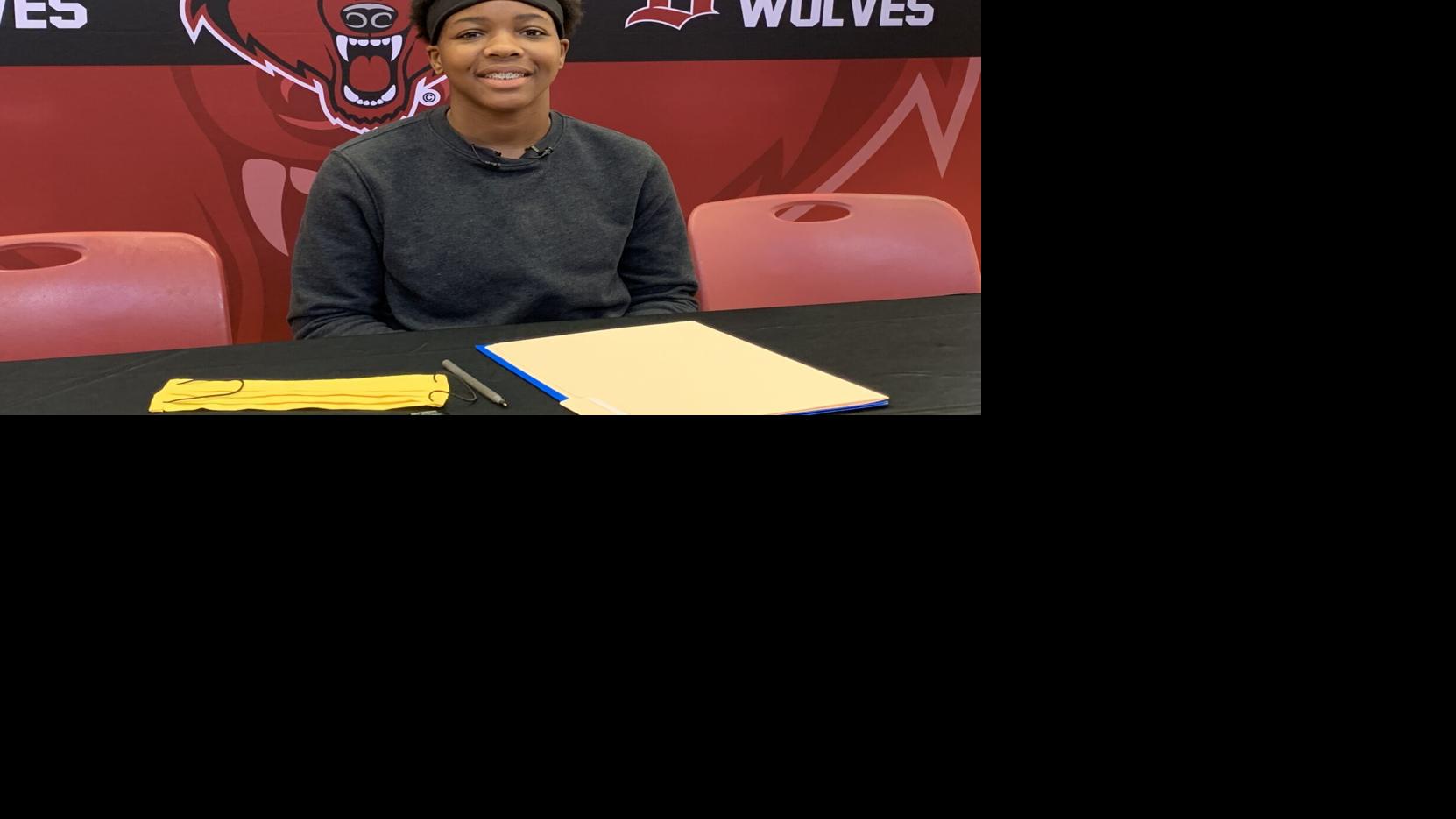 DothanEagle.com - Dothan's Alexis Hudgens signs with Alabama State for basketball image