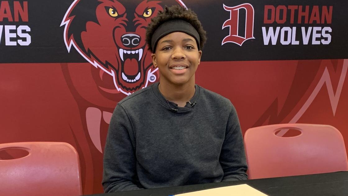 DothanEagle.com - Dothan's Alexis Hudgens signs with Alabama State for basketball image