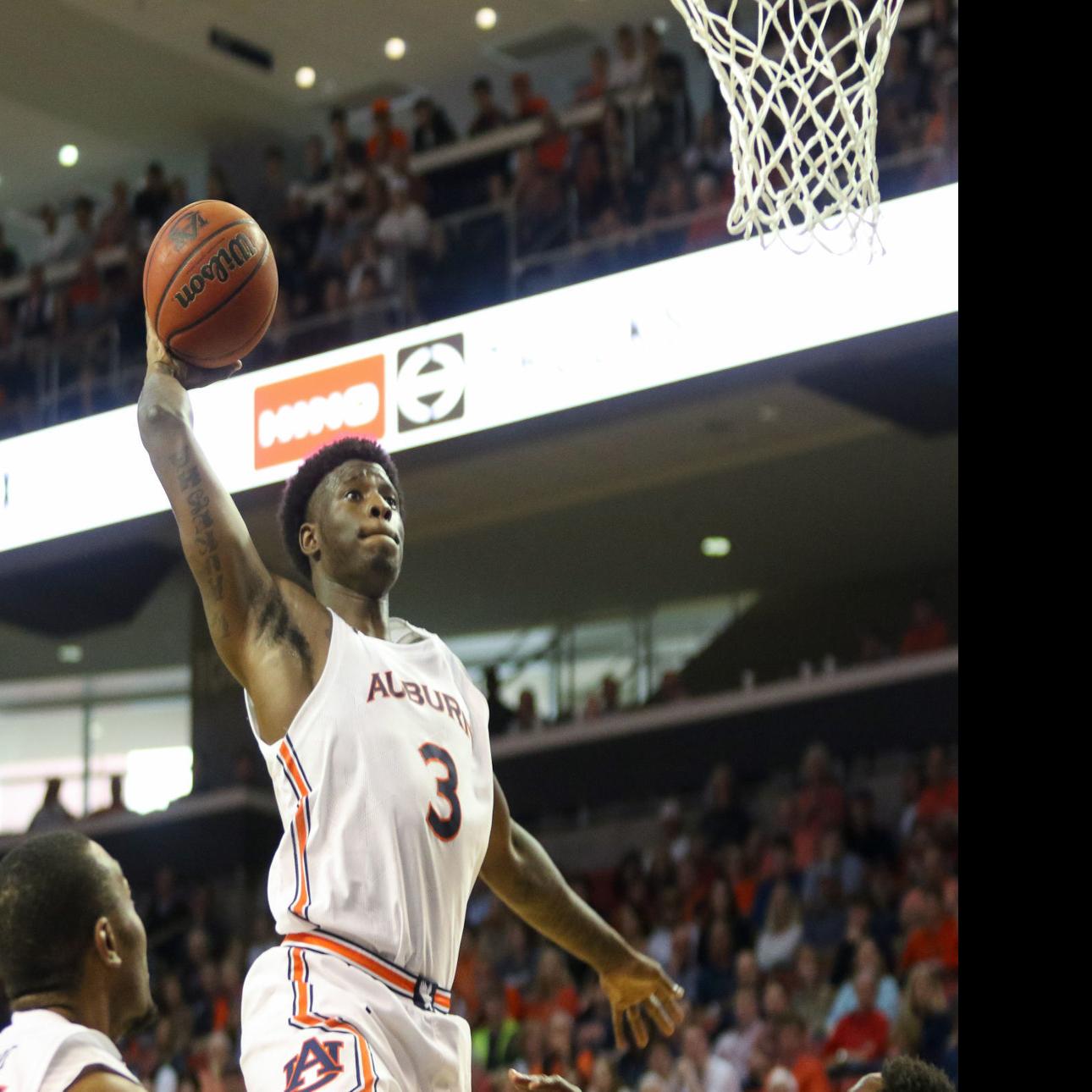 Auburn Puts Undefeated Record On The Line At Alabama Auburn