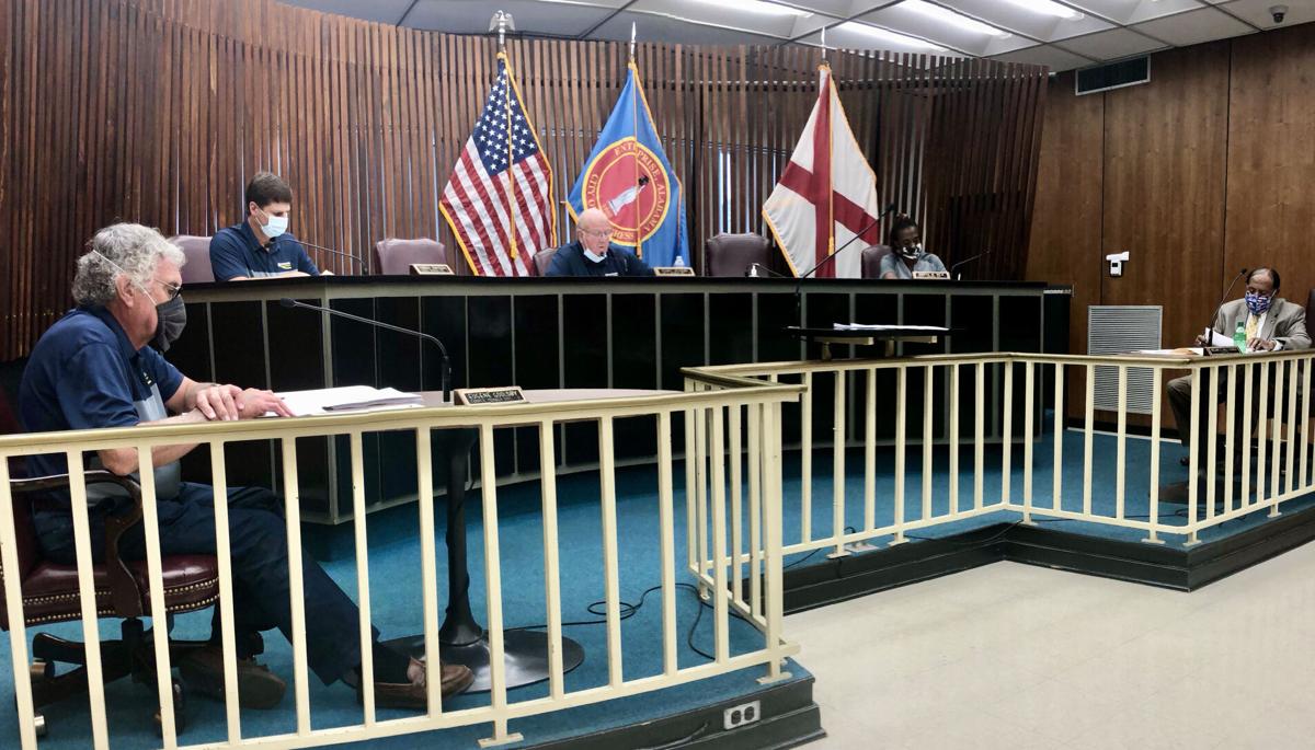 080720-ent-citycouncil-p1