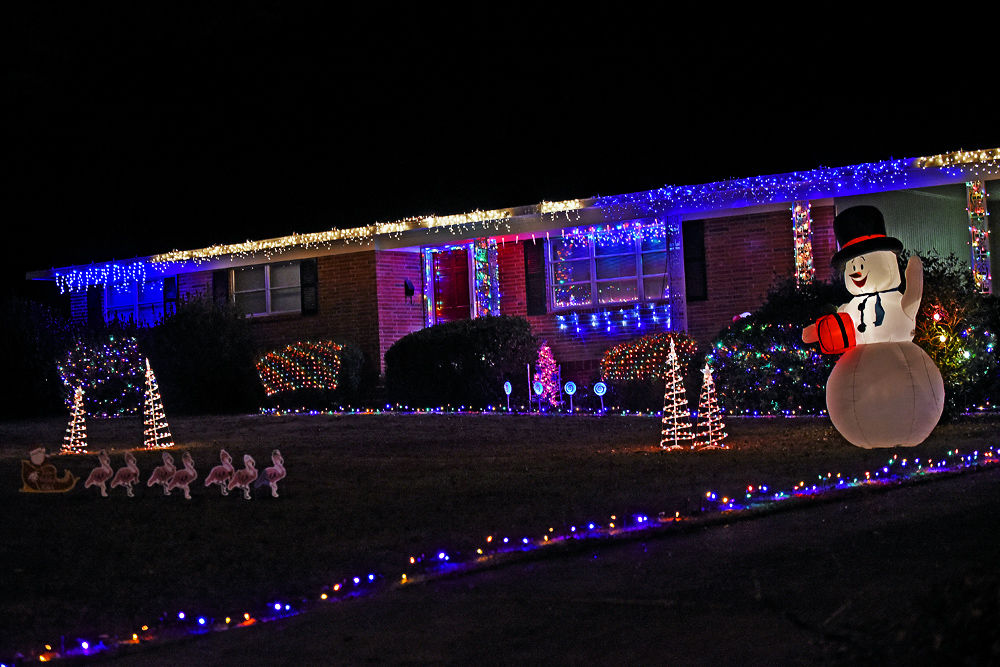 Christmas lights around Dothan Featured